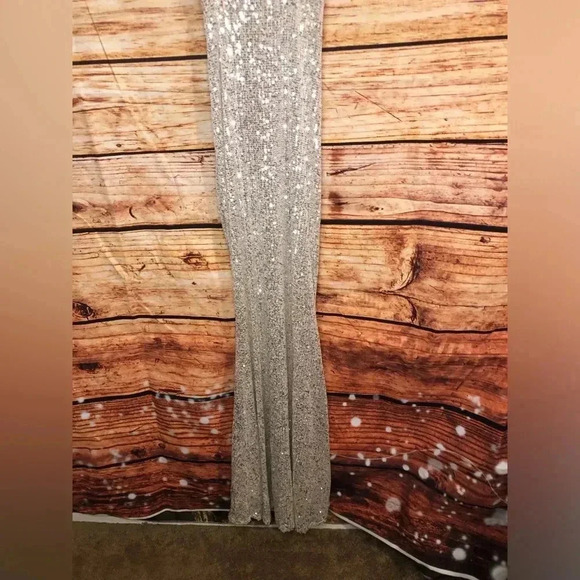 ❄️🪩Sequin Keyhole Gown 🪩❄️ NWT - Picture 12 of 16